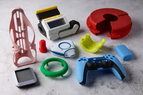 Form 4による微細嵌合パーツとPolyJetの比較サンプル