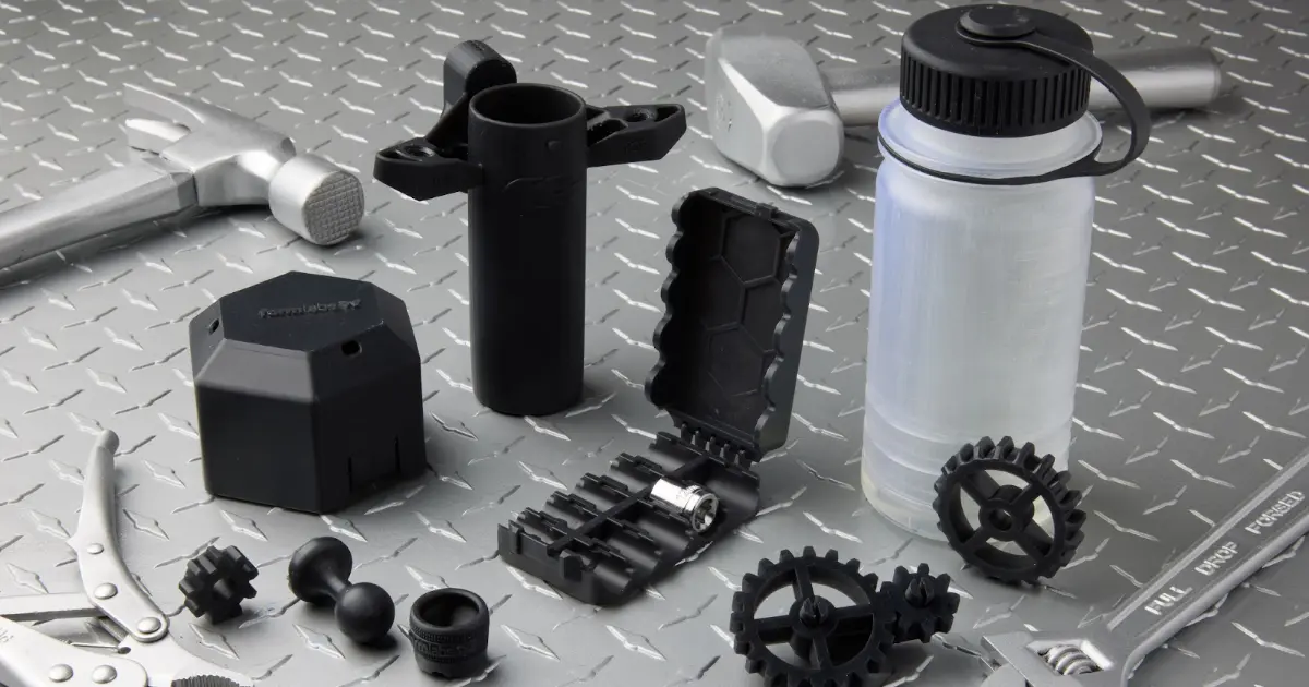 Form 4で造形したTough 1000 Resinのスナップフィット・ヒンジ機構サンプル