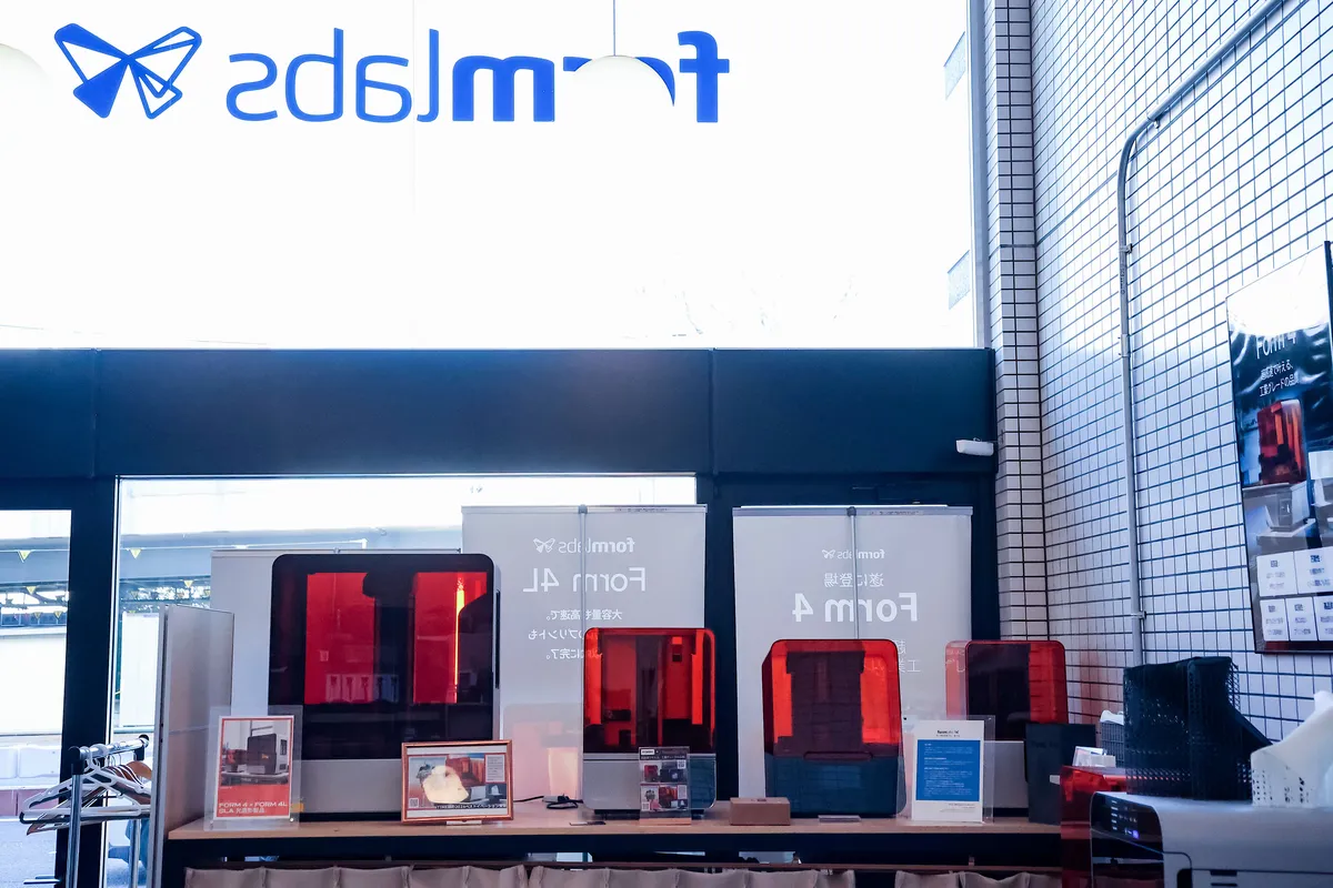 Formlabs Japanショールームに展示されたForm 4とForm 4L
