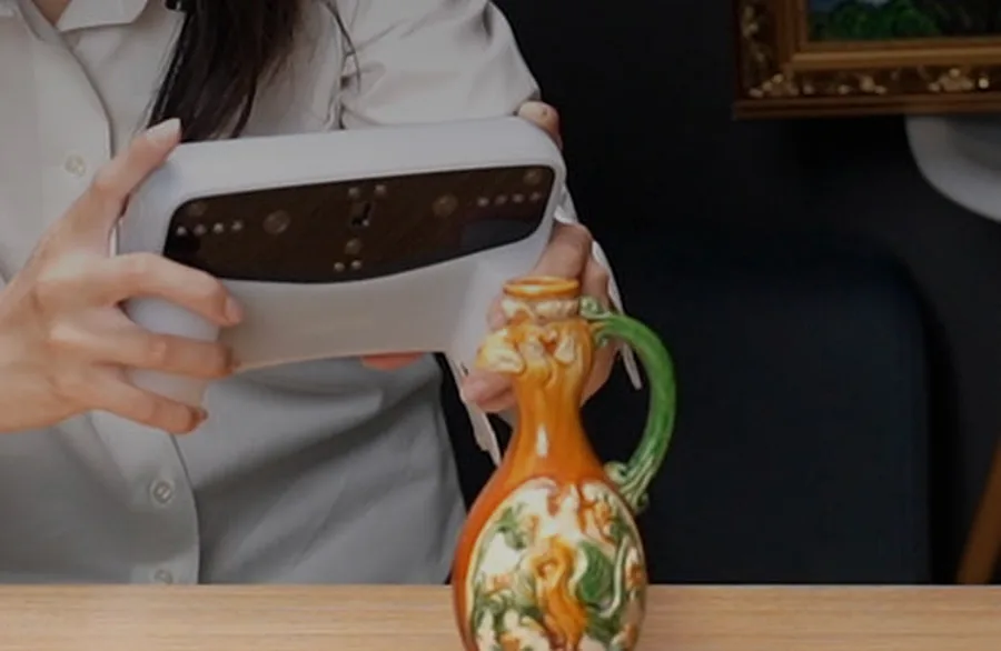 スキャンモードの設定を画面で説明する様子
