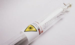 交換用 CO2 レーザー管