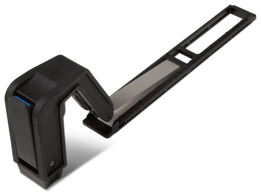 Form 4L のミキサー。黒い本体と、細長い枠状のレール