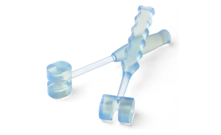 BioMed Durable レジンで造形した透明のコネクタ部品