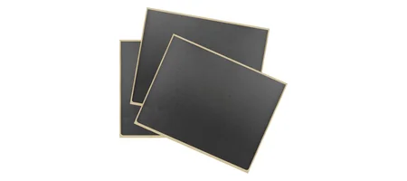 造形シート 黒い長方形のシートが重ねて置かれた公式写真