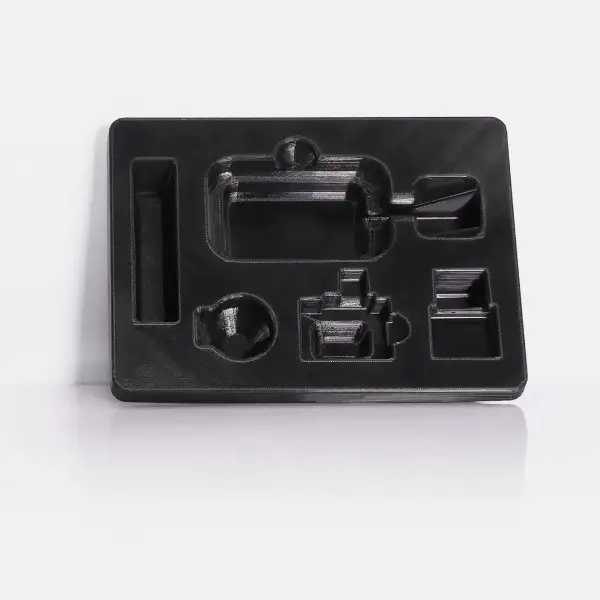 黒い PETG で造形した工具トレー