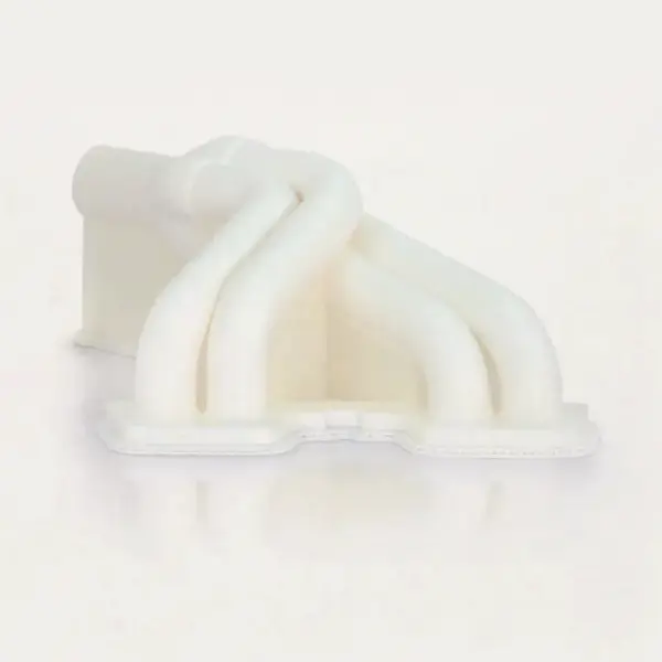 PVA+ のサポートを付けた状態の白い多岐管